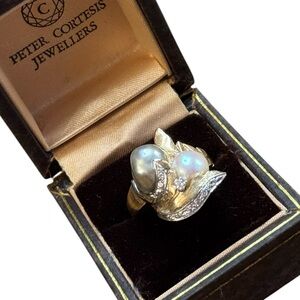 Stunning 1960s 14k Gold Diamond & Pearl Ring brushed finish